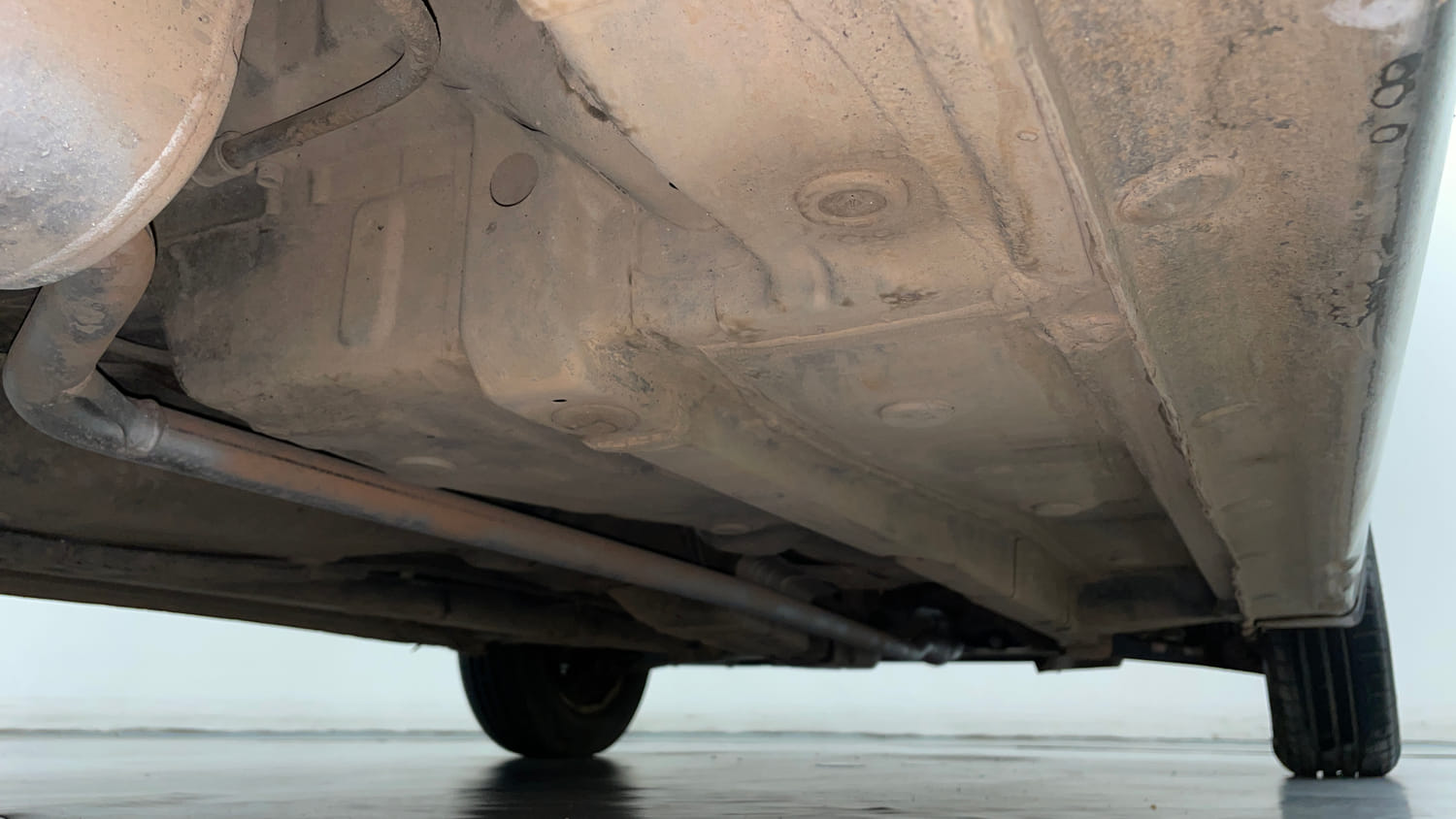 Used 2013 Hyundai Eon Magna Petrol Manual extra REAR RIGHT UNDERBODY VIEW