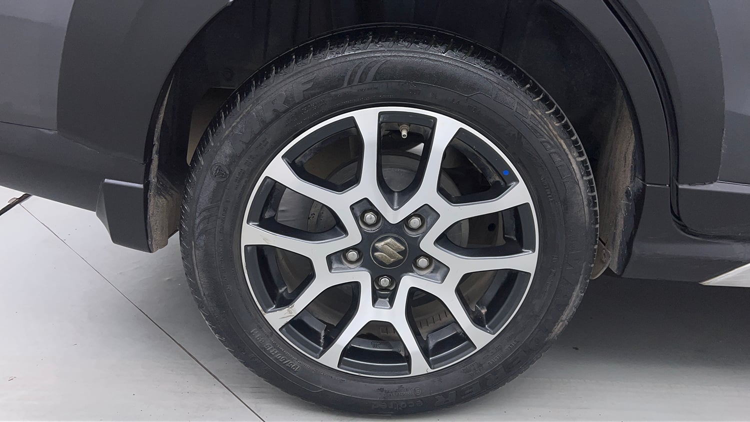Used 2022 Maruti Suzuki XL6 Alpha Plus AT Petrol Petrol Automatic tyres RIGHT REAR TYRE RIM VIEW