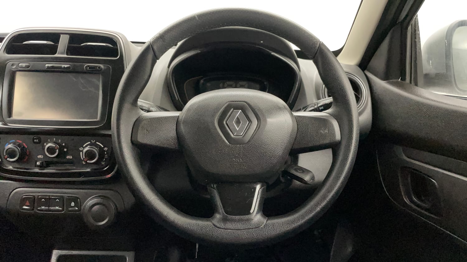 Used 2017 Renault Kwid 1.0 RXT Petrol Manual interior STEERING VIEW