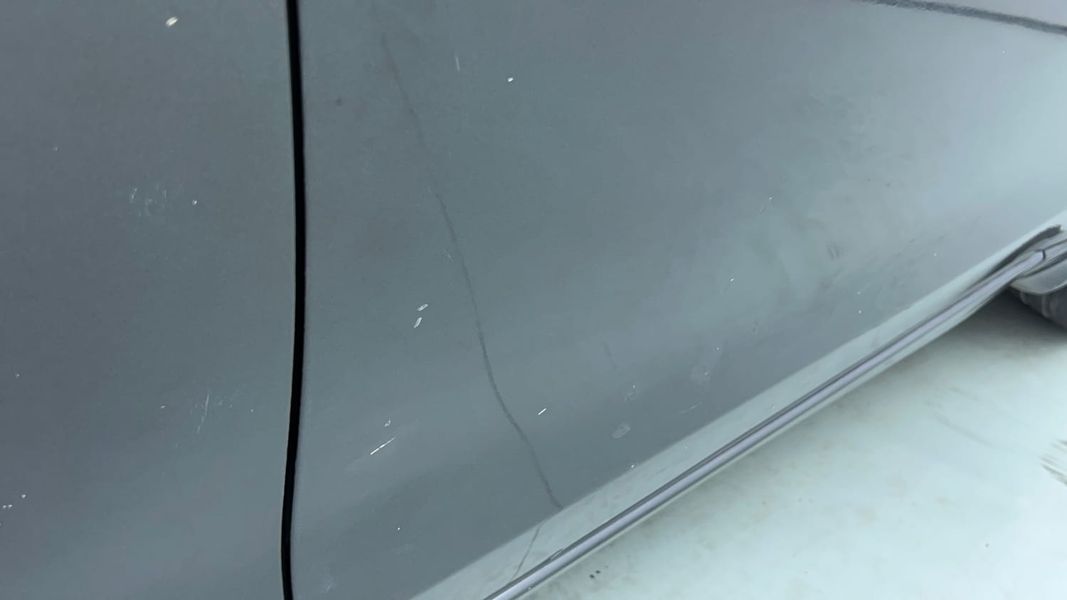Used 2016 Maruti Suzuki Ertiga VXI AT Petrol Automatic dents MINOR SCRATCH