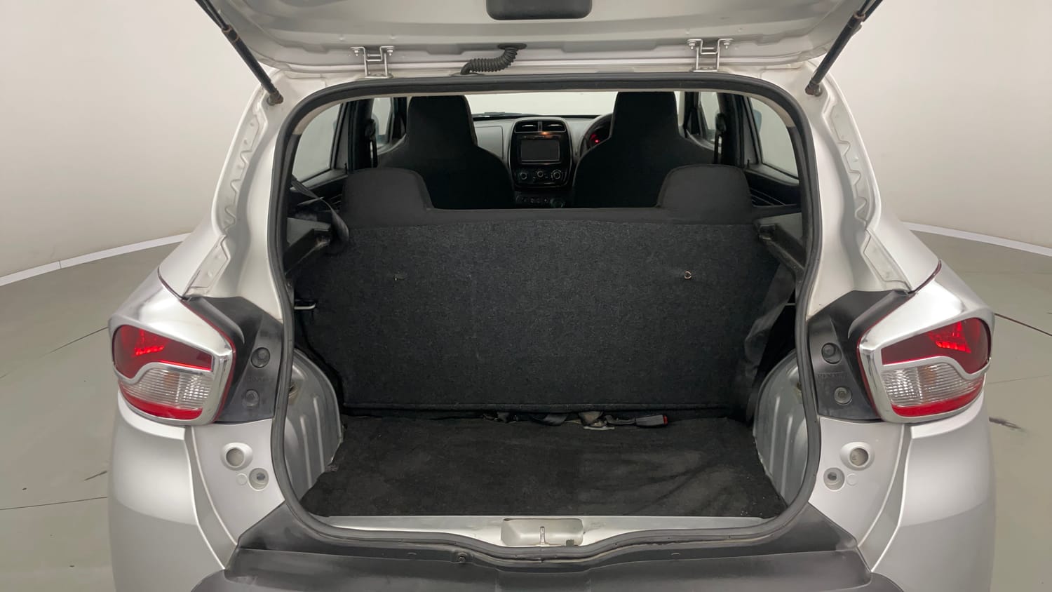 Used 2017 Renault Kwid 1.0 RXT Petrol Manual interior DICKY INSIDE VIEW