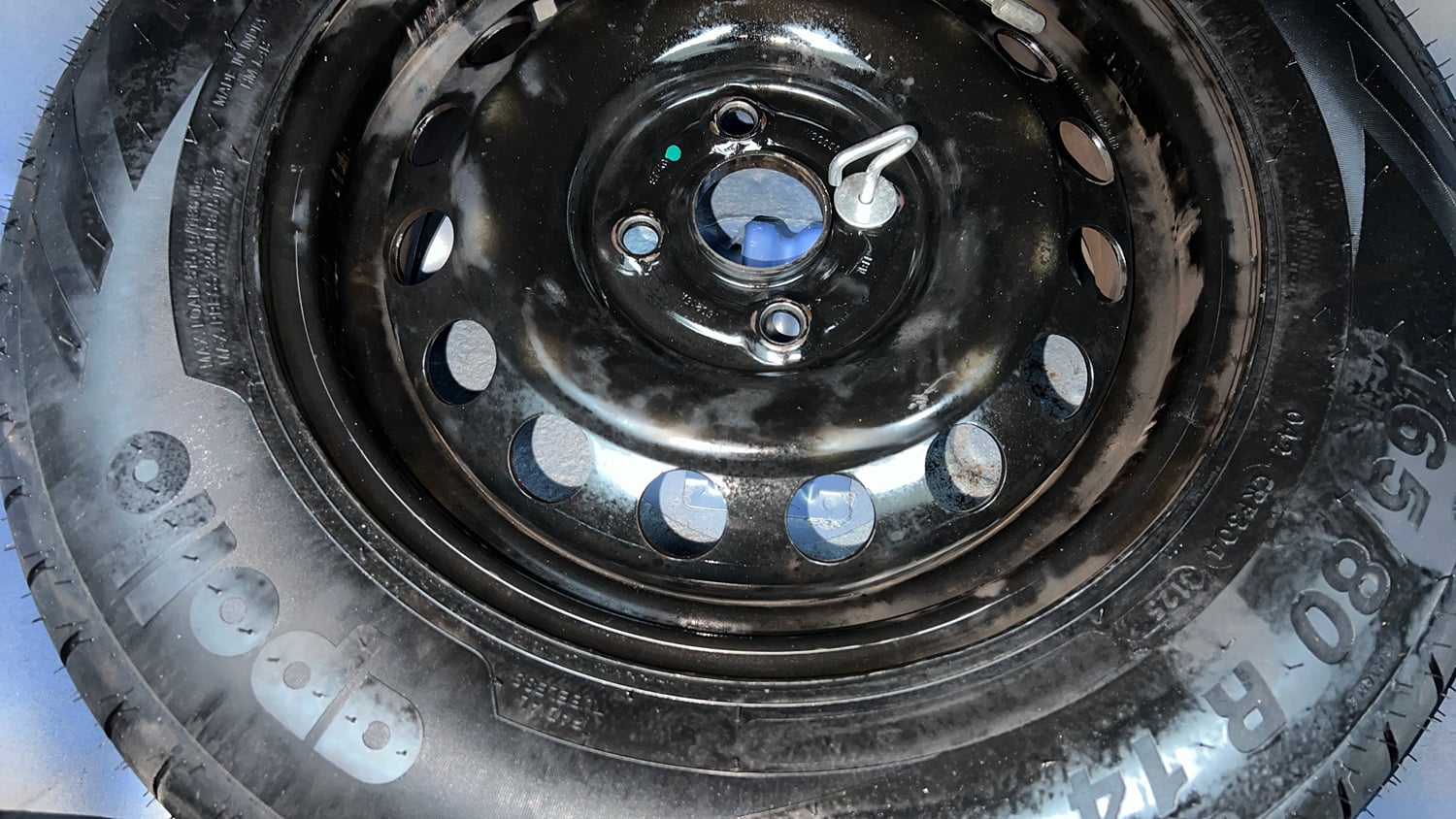 Used 2015 Maruti Suzuki Swift Dzire VXI Petrol Manual tyres SPARE TYRE VIEW