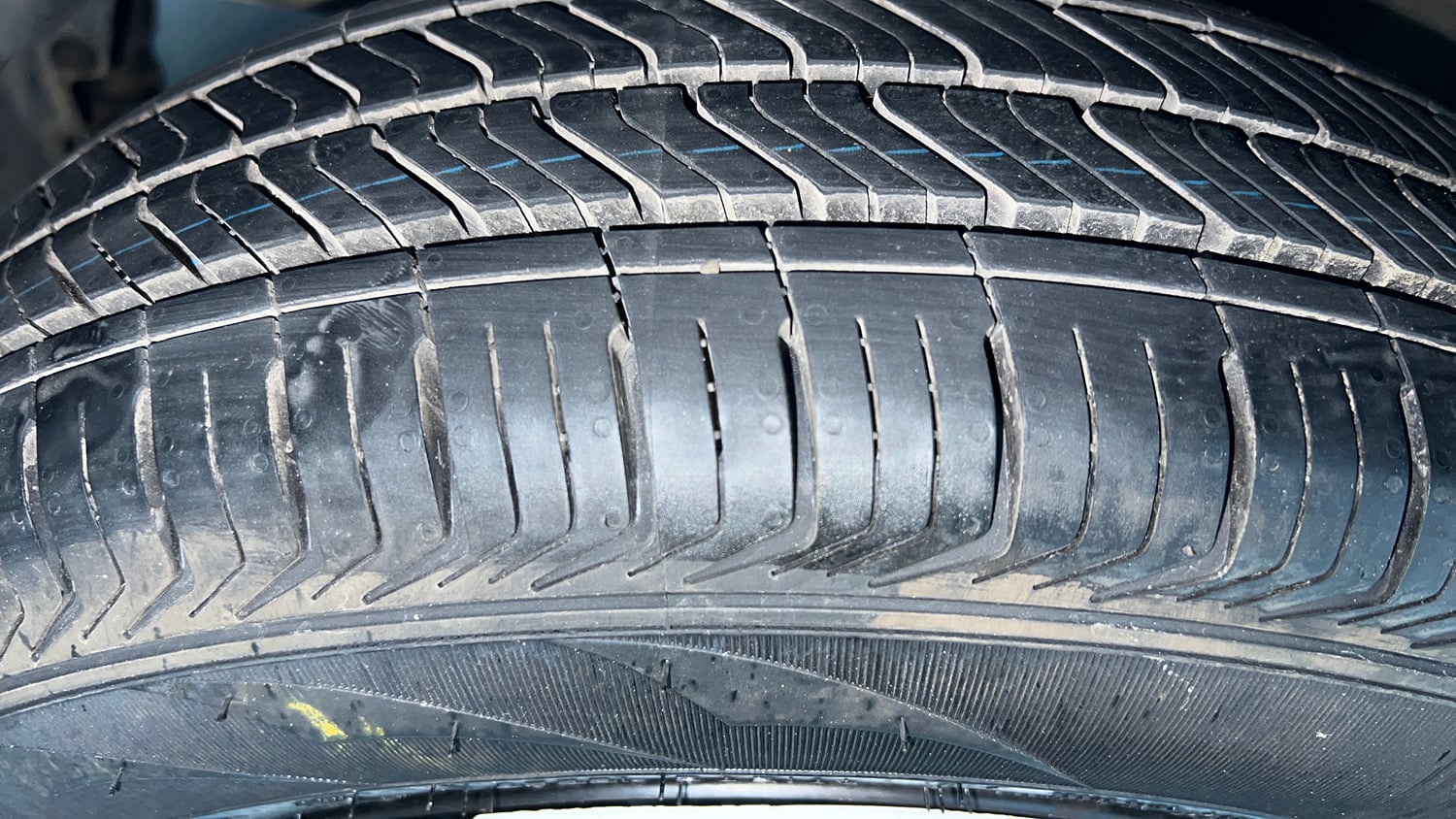 Used 2015 Maruti Suzuki Swift Dzire VXI Petrol Manual tyres LEFT FRONT TYRE TREAD VIEW