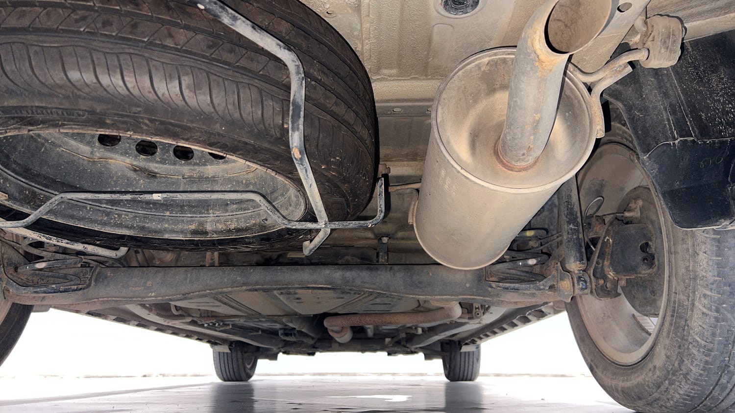 Used 2022 Maruti Suzuki XL6 Alpha Plus AT Petrol Petrol Automatic extra REAR UNDERBODY VIEW (TAKEN FROM REAR)
