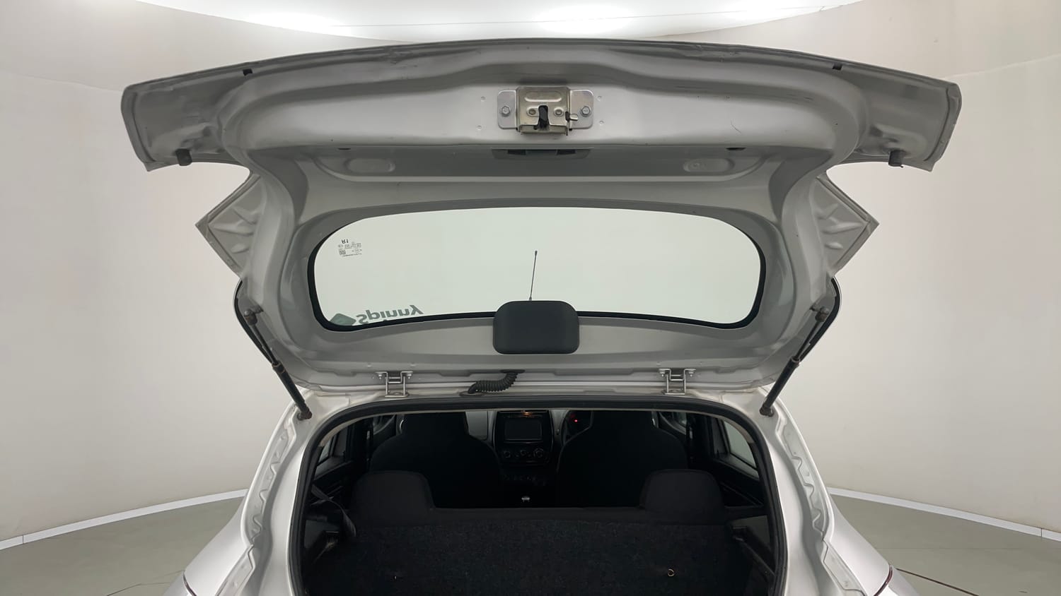Used 2017 Renault Kwid 1.0 RXT Petrol Manual interior DICKY DOOR OPEN VIEW