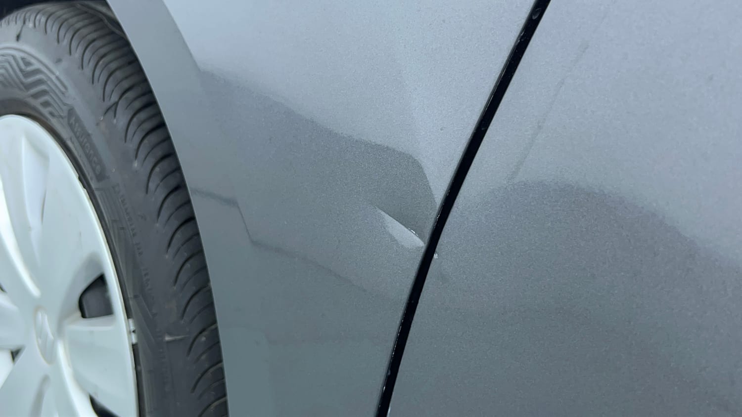 Used 2016 Maruti Suzuki Ertiga VXI AT Petrol Automatic dents MINOR DENT