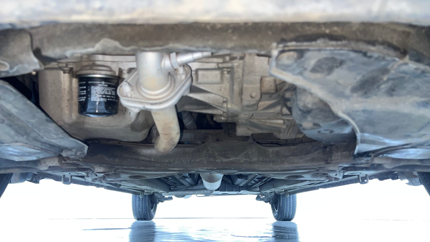 Used 2016 Maruti Suzuki Ertiga VXI AT Petrol Automatic extra FRONT LEFT UNDERBODY VIEW