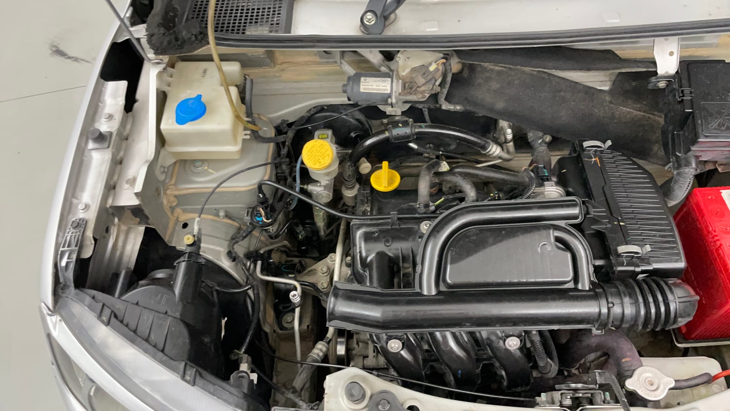 Used 2017 Renault Kwid 1.0 RXT Petrol Manual engine ENGINE RIGHT SIDE VIEW