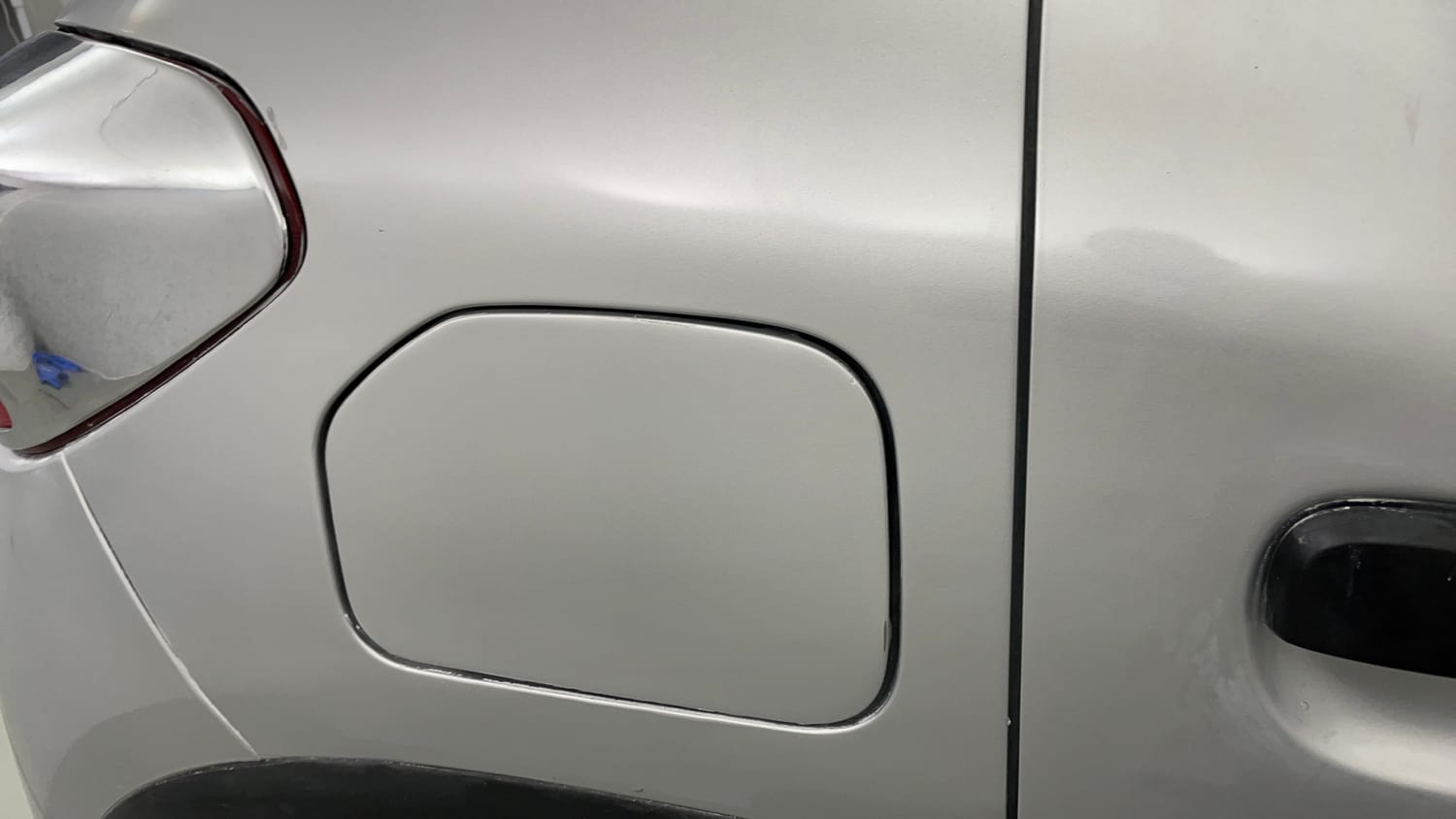 Used 2017 Renault Kwid 1.0 RXT Petrol Manual dents MINOR DENT