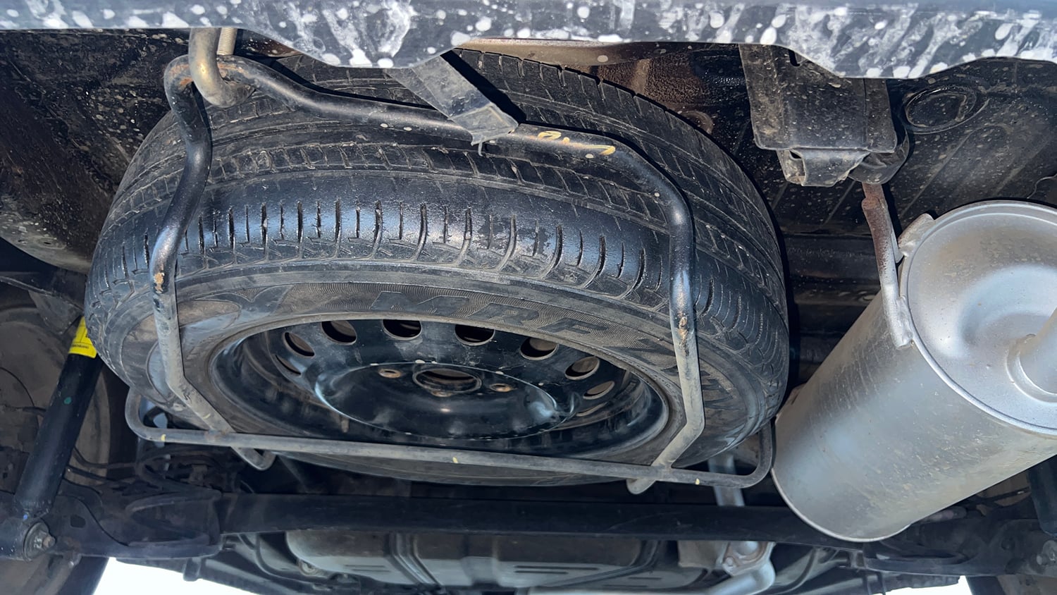 Used 2016 Maruti Suzuki Ertiga VXI AT Petrol Automatic tyres SPARE TYRE VIEW