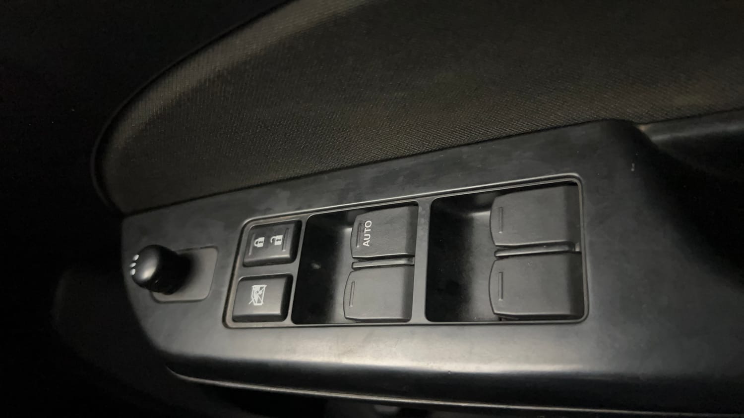 Used 2012 Maruti Suzuki Swift VXi Petrol Manual top_features Power windows