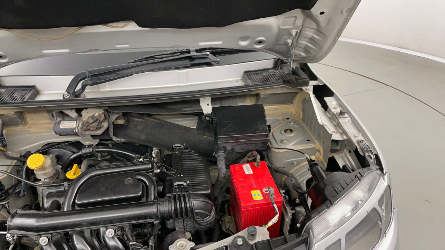 Used 2017 Renault Kwid 1.0 RXT Petrol Manual engine ENGINE LEFT SIDE HINGE & APRON VIEW
