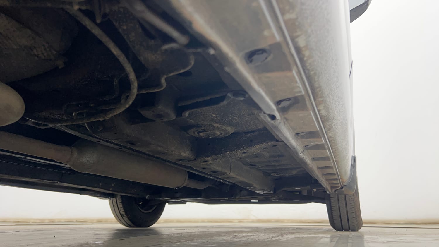 Used 2012 Maruti Suzuki Swift VXi Petrol Manual extra REAR RIGHT UNDERBODY VIEW