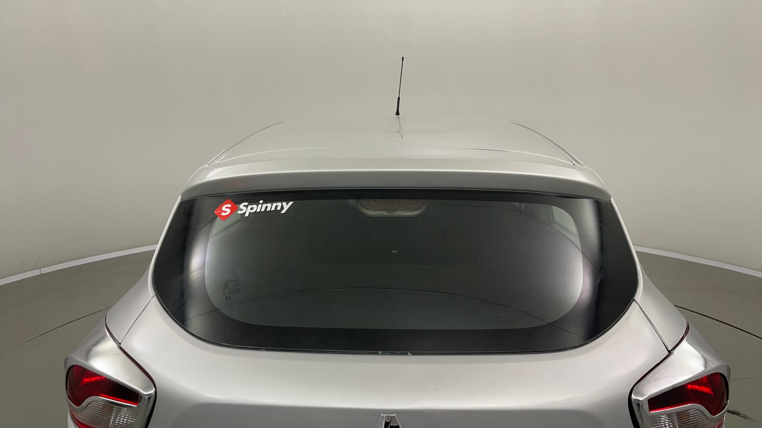 Used 2017 Renault Kwid 1.0 RXT Petrol Manual exterior BACK WINDSHIELD VIEW