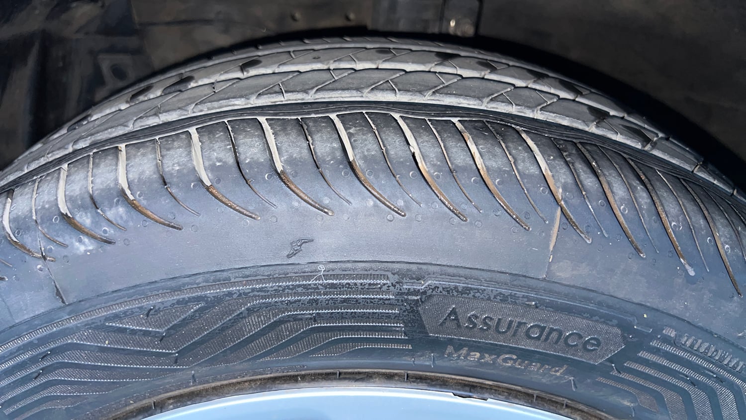 Used 2016 Maruti Suzuki Ertiga VXI AT Petrol Automatic tyres LEFT FRONT TYRE TREAD VIEW