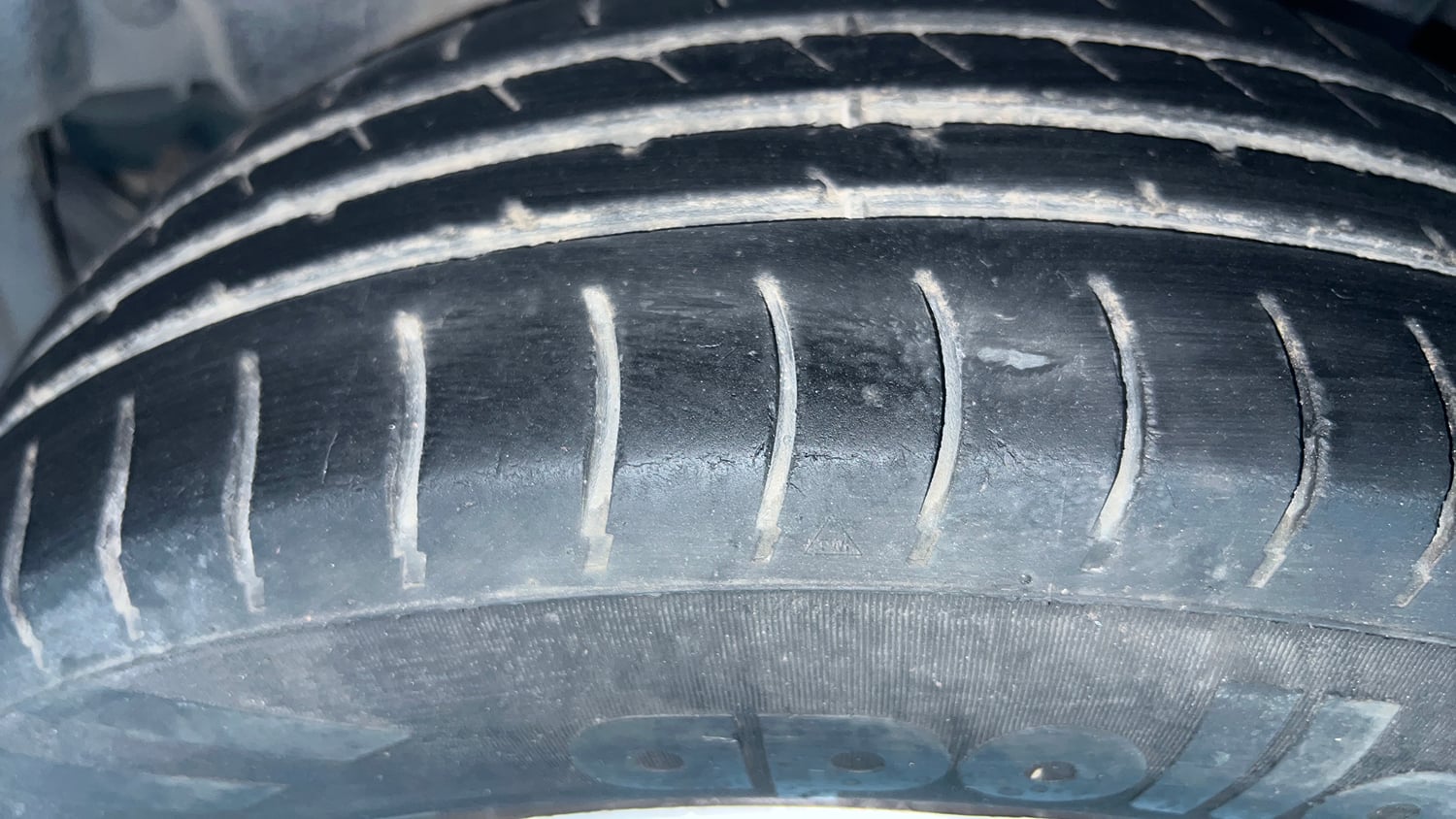 Used 2015 Maruti Suzuki Swift Dzire VXI Petrol Manual tyres LEFT REAR TYRE TREAD VIEW