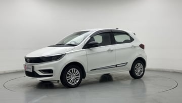 Used 2025 Tata Tiago XZA iCNG Cng Automatic Image