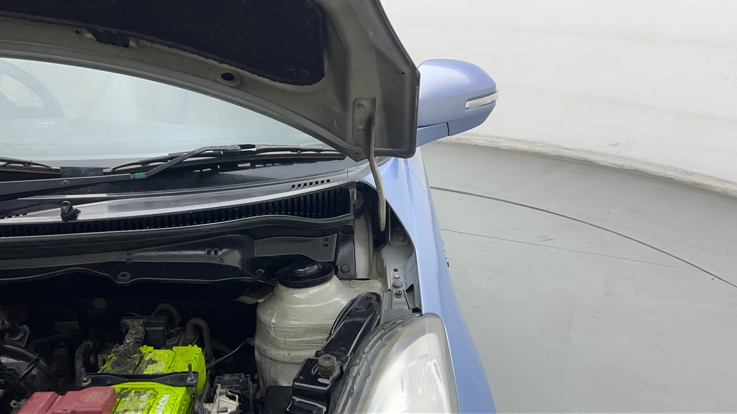 Used 2015 Maruti Suzuki Swift Dzire VXI Petrol Manual engine ENGINE LEFT SIDE HINGE & APRON VIEW