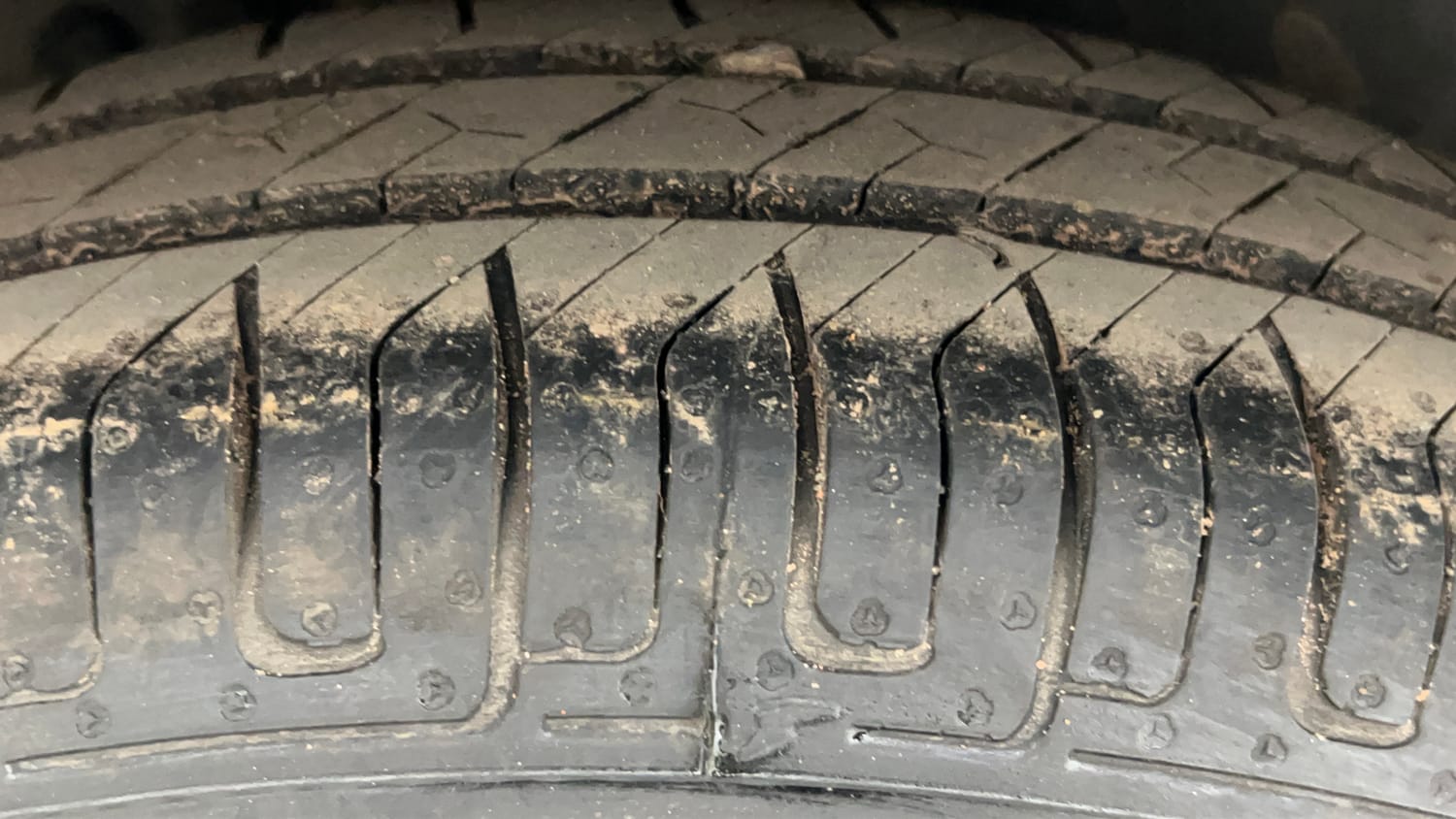 Used 2012 Maruti Suzuki Swift VXi Petrol Manual tyres RIGHT REAR TYRE TREAD VIEW