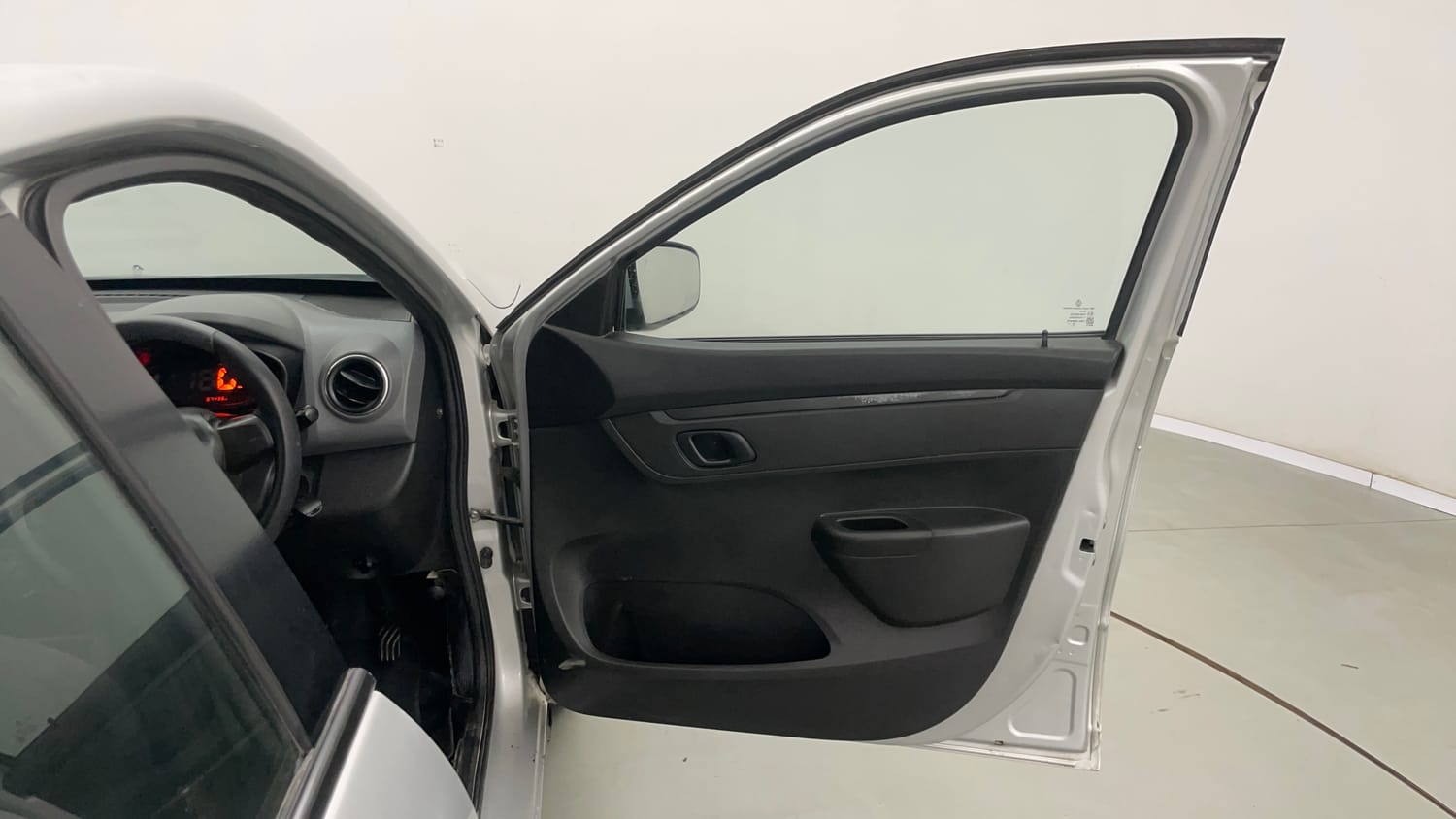 Used 2017 Renault Kwid 1.0 RXT Petrol Manual interior RIGHT FRONT DOOR OPEN VIEW