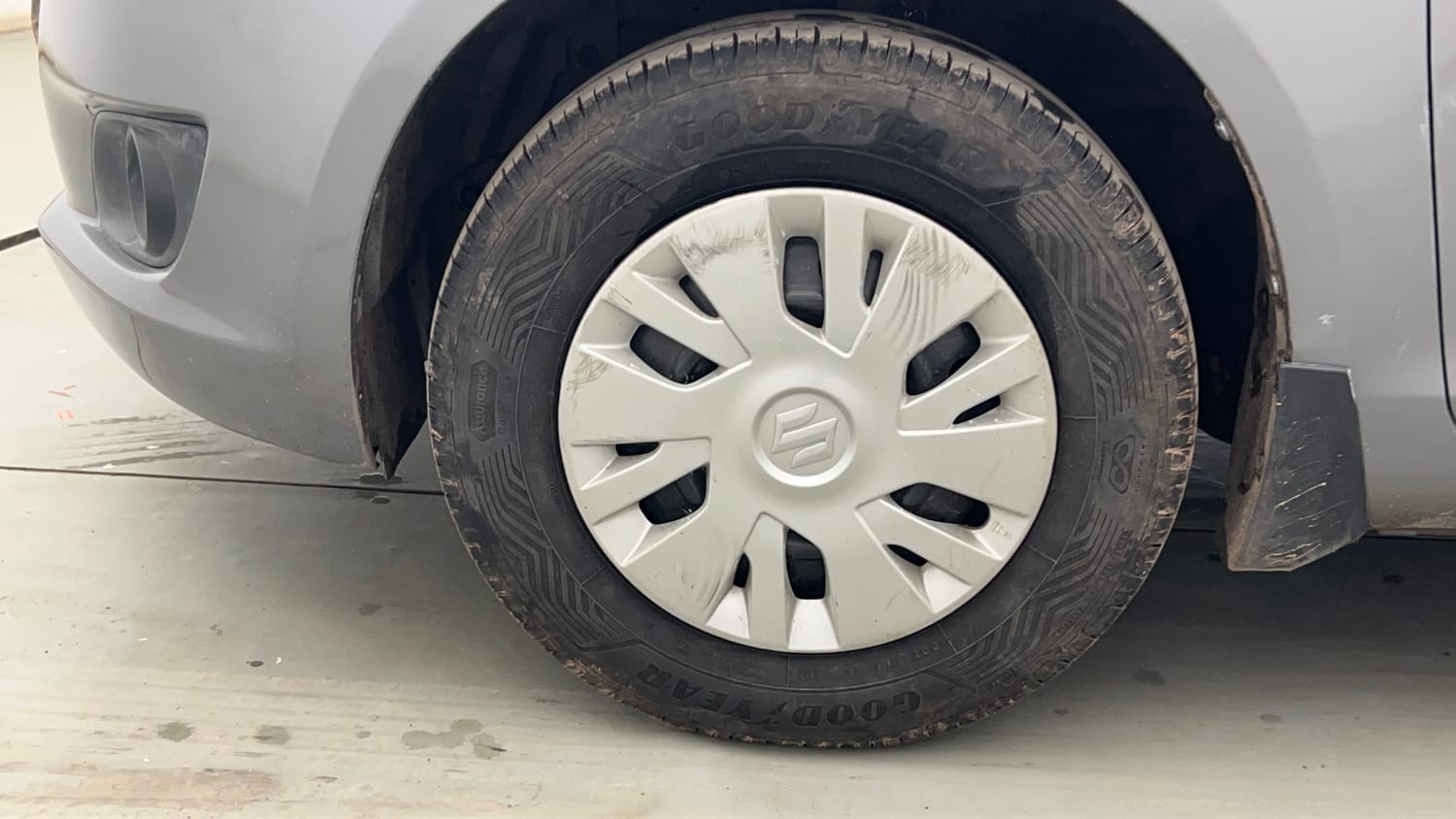 Used 2012 Maruti Suzuki Swift VXi Petrol Manual tyres LEFT FRONT TYRE RIM VIEW