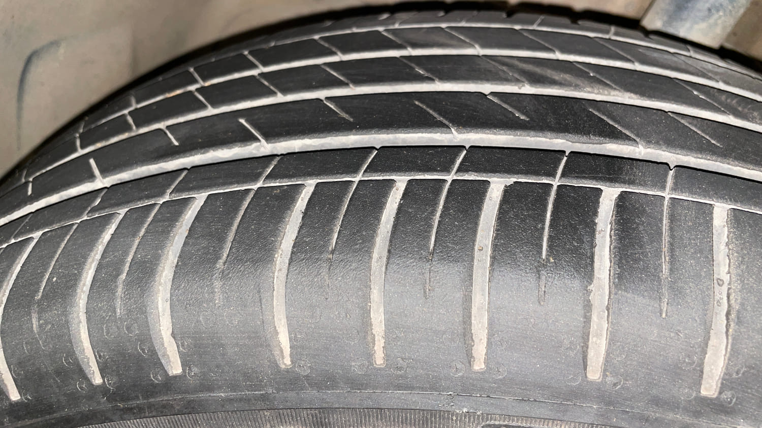 Used 2025 Tata Curvv Accomplished Plus A 1.5 Kryojet Diesel 6MT Diesel Manual tyres LEFT FRONT TYRE TREAD VIEW