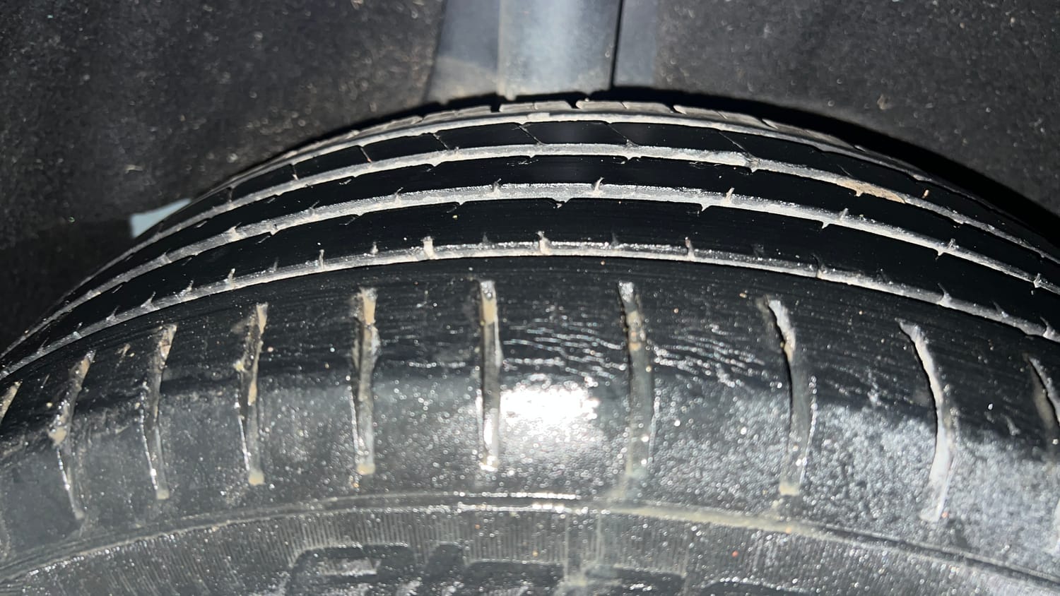 Used 2016 Maruti Suzuki Baleno Zeta 1.2 Petrol Manual tyres RIGHT REAR TYRE TREAD VIEW