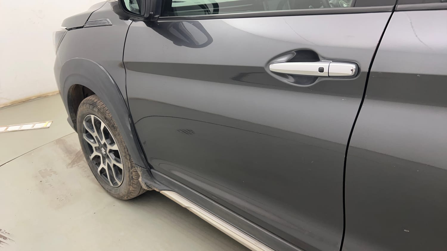 Used 2023 Maruti Suzuki XL6 Alpha MT Petrol Petrol Manual dents MINOR SCRATCH