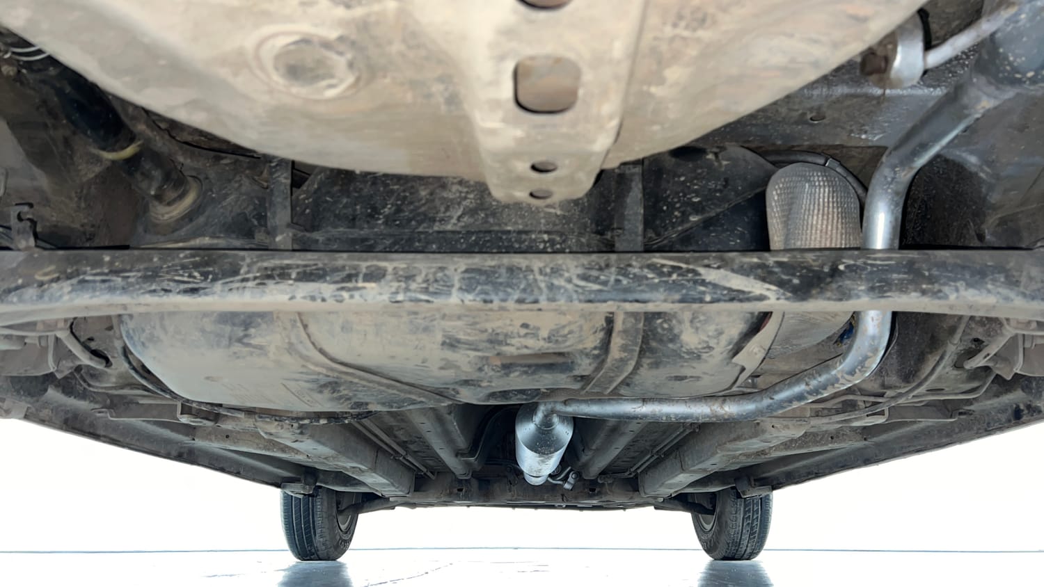 Used 2014 Maruti Suzuki Swift VXi Petrol Manual extra REAR UNDERBODY VIEW (TAKEN FROM REAR)