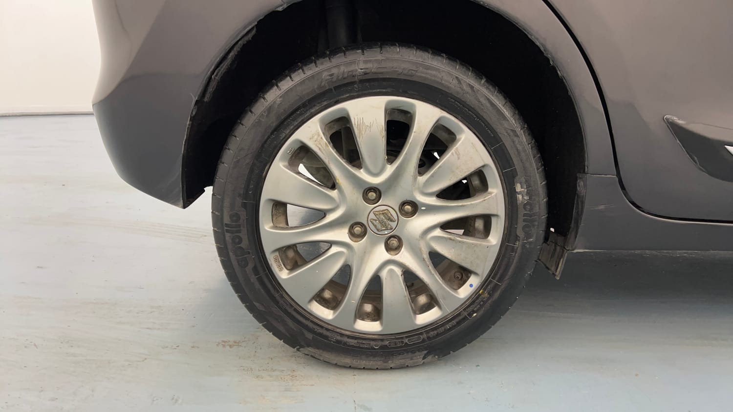 Used 2016 Maruti Suzuki Baleno Zeta 1.2 Petrol Manual tyres RIGHT REAR TYRE RIM VIEW