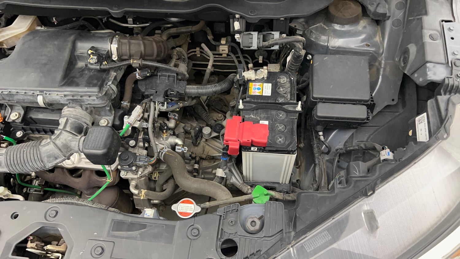 Used 2023 Maruti Suzuki XL6 Alpha MT Petrol Petrol Manual engine ENGINE LEFT SIDE VIEW