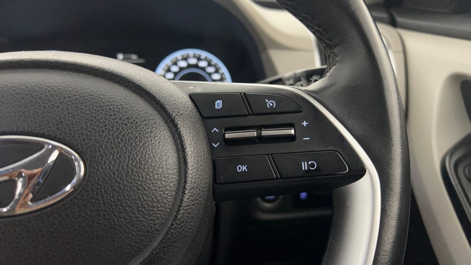 Used 2023 Hyundai Creta SX 1.5 Petrol Petrol Manual top_features Cruise control