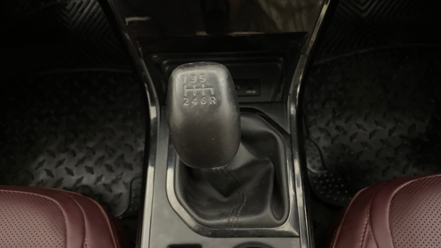Used 2025 Tata Curvv Accomplished Plus A 1.5 Kryojet Diesel 6MT Diesel Manual interior GEAR  KNOB VIEW