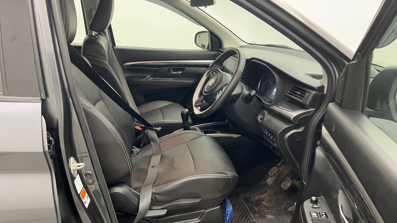Used 2023 Maruti Suzuki XL6 Alpha MT Petrol Petrol Manual interior RIGHT SIDE FRONT DOOR CABIN VIEW