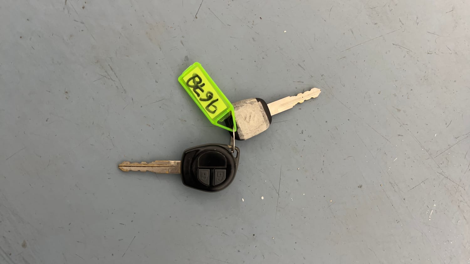 Used 2014 Maruti Suzuki Swift VXi Petrol Manual extra CAR KEY VIEW