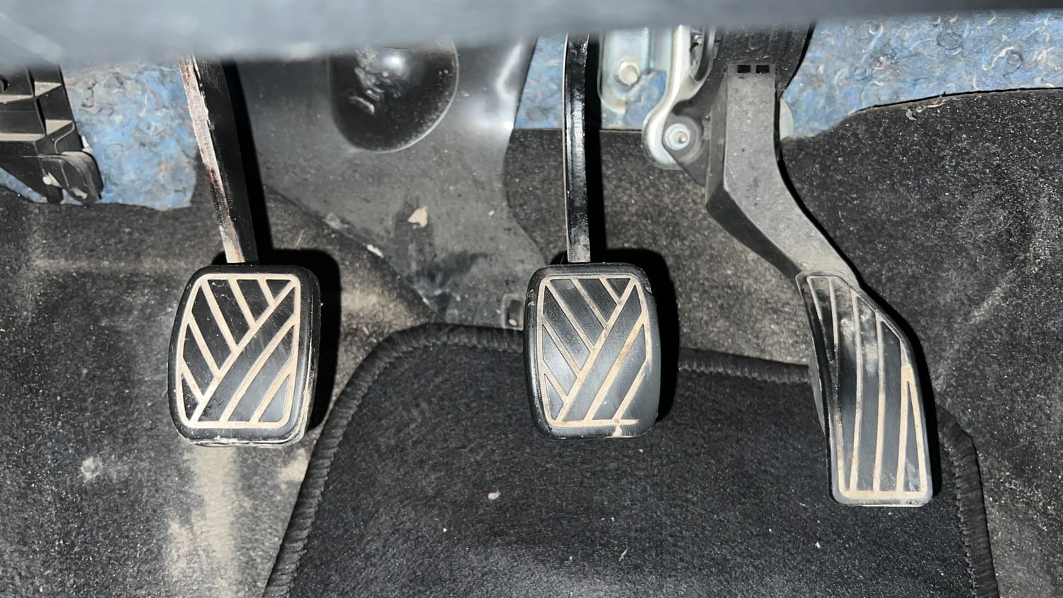 Used 2014 Maruti Suzuki Swift VXi Petrol Manual interior PEDALS VIEW