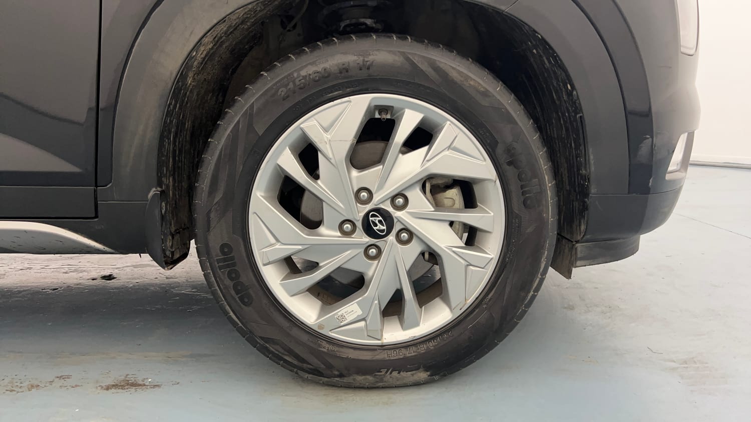 Used 2023 Hyundai Creta SX 1.5 Petrol Petrol Manual tyres RIGHT FRONT TYRE RIM VIEW