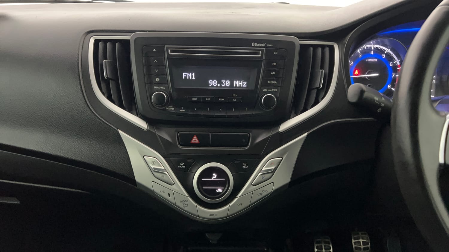 Used 2016 Maruti Suzuki Baleno Zeta 1.2 Petrol Manual interior MUSIC SYSTEM & AC CONTROL VIEW