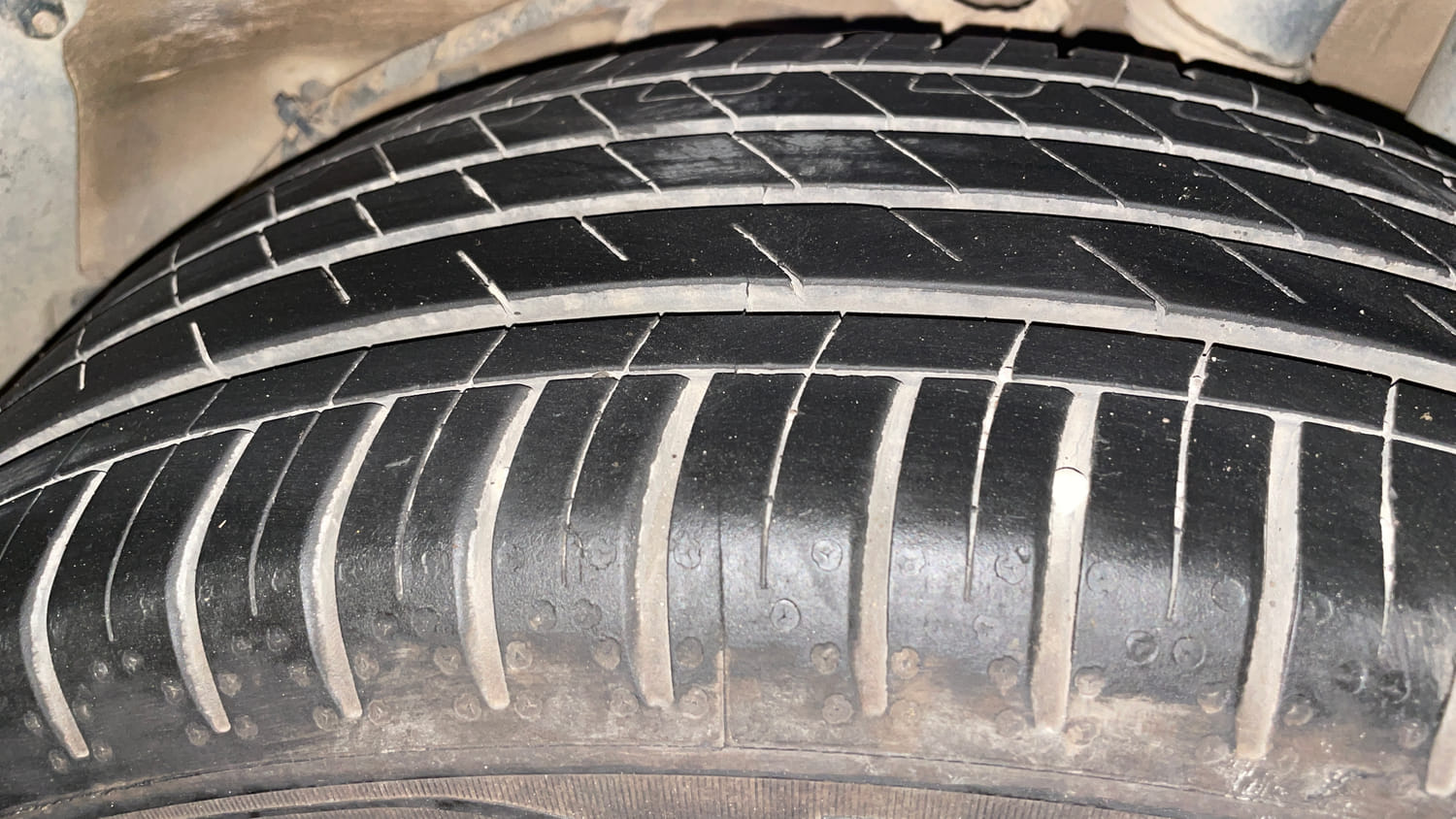 Used 2025 Tata Curvv Accomplished Plus A 1.5 Kryojet Diesel 6MT Diesel Manual tyres LEFT REAR TYRE TREAD VIEW