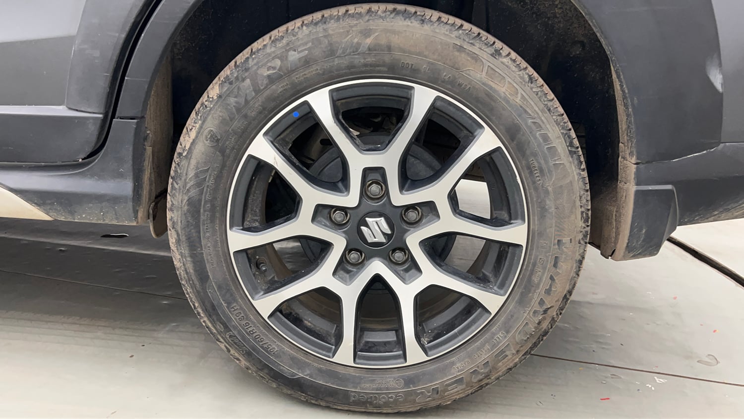 Used 2023 Maruti Suzuki XL6 Alpha MT Petrol Petrol Manual tyres LEFT REAR TYRE RIM VIEW