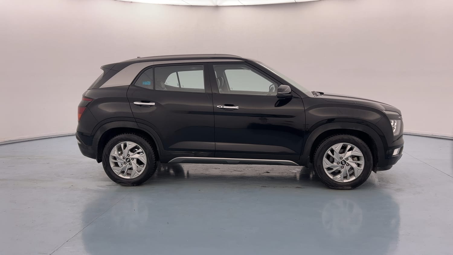 Used 2023 Hyundai Creta SX 1.5 Petrol Petrol Manual exterior RIGHT SIDE VIEW