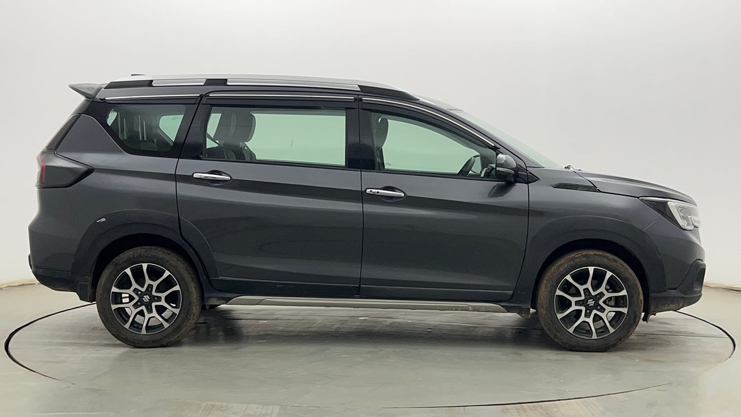 Used 2023 Maruti Suzuki XL6 Alpha MT Petrol Petrol Manual exterior RIGHT SIDE VIEW