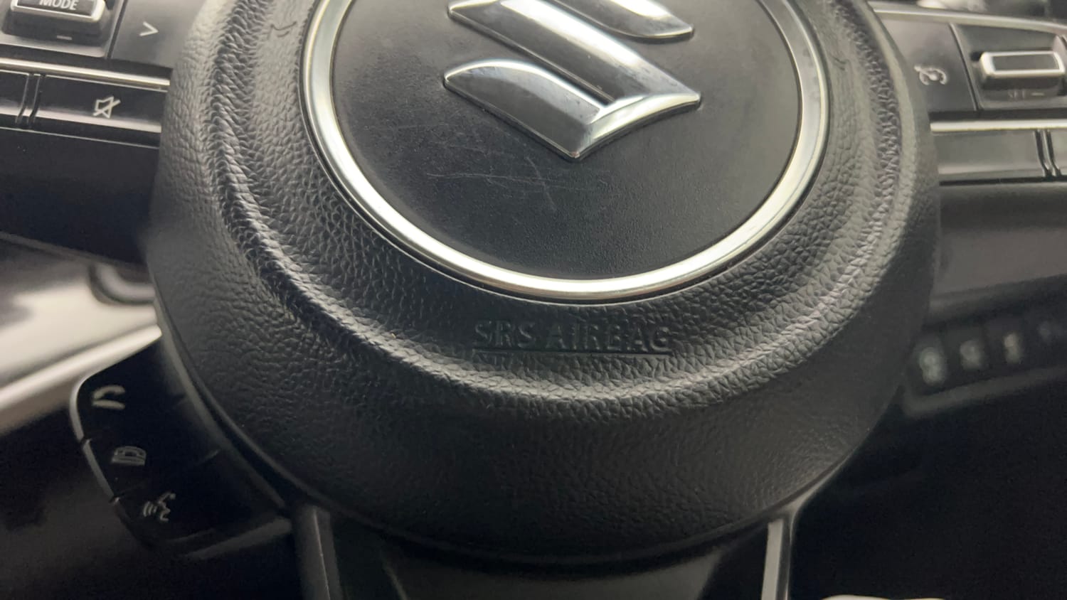 Used 2023 Maruti Suzuki XL6 Alpha MT Petrol Petrol Manual top_features Airbags