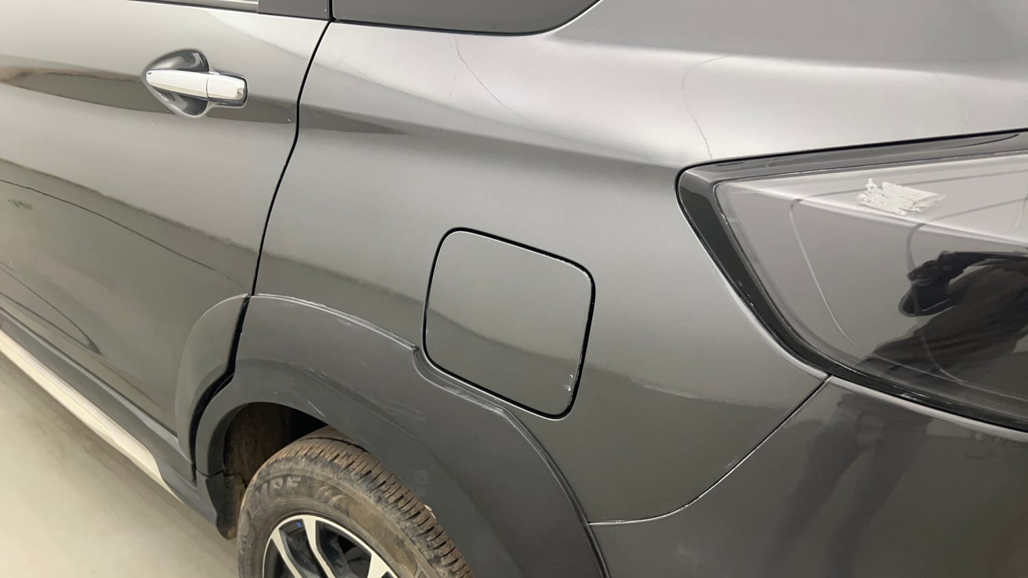 Used 2023 Maruti Suzuki XL6 Alpha MT Petrol Petrol Manual dents MINOR SCRATCH