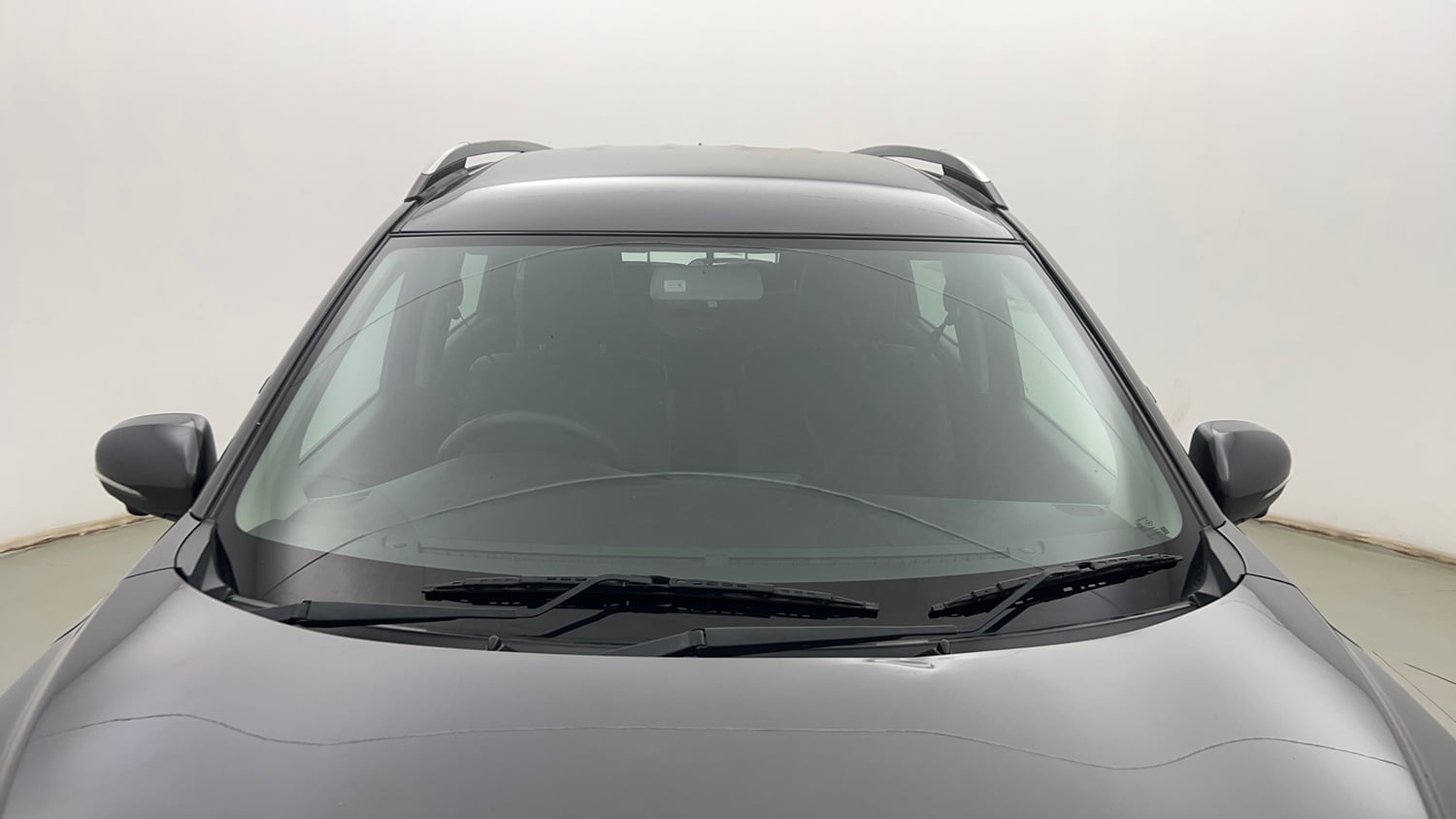 Used 2023 Maruti Suzuki XL6 Alpha MT Petrol Petrol Manual exterior FRONT WINDSHIELD VIEW