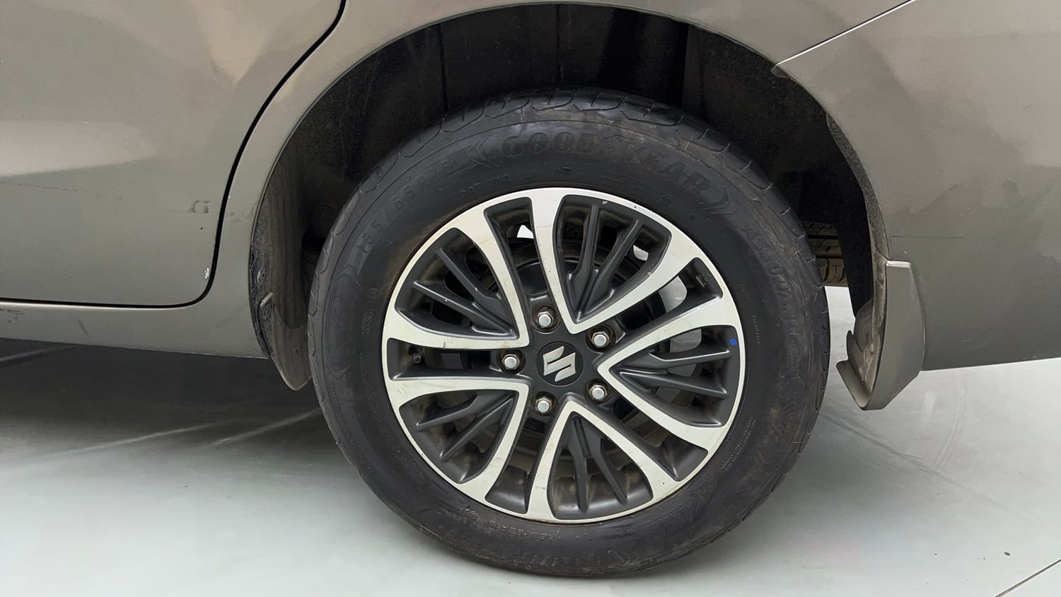 Used 2023 Maruti Suzuki Ertiga ZXi Plus AT Petrol Automatic tyres LEFT REAR TYRE RIM VIEW