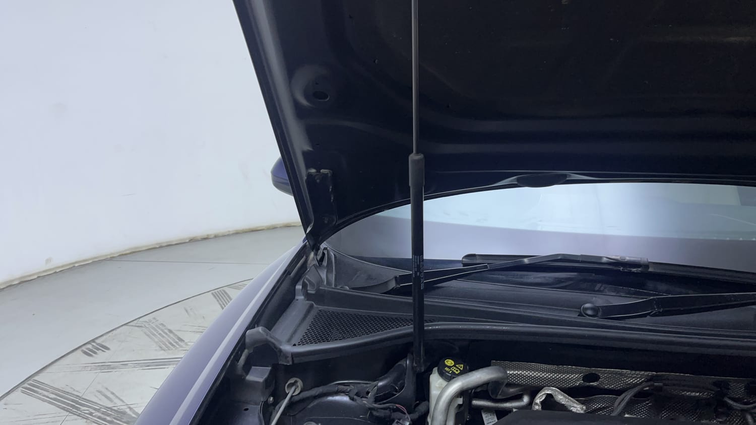 Used 2023 Audi Q3 40 TFSI Premium Plus Petrol Automatic engine ENGINE RIGHT SIDE HINGE & APRON VIEW