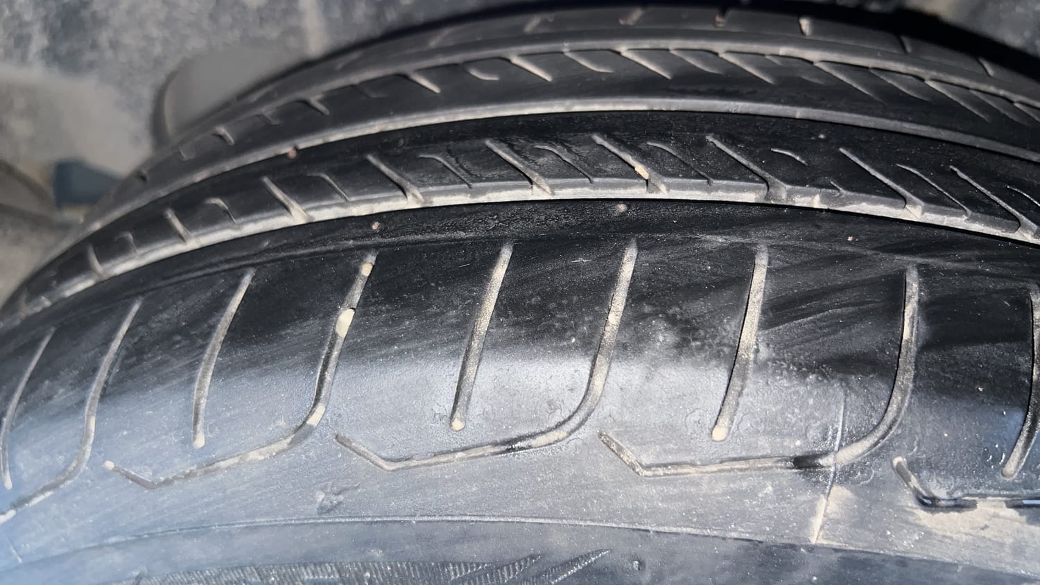 Used 2023 Maruti Suzuki Ertiga ZXi Plus AT Petrol Automatic tyres LEFT REAR TYRE TREAD VIEW