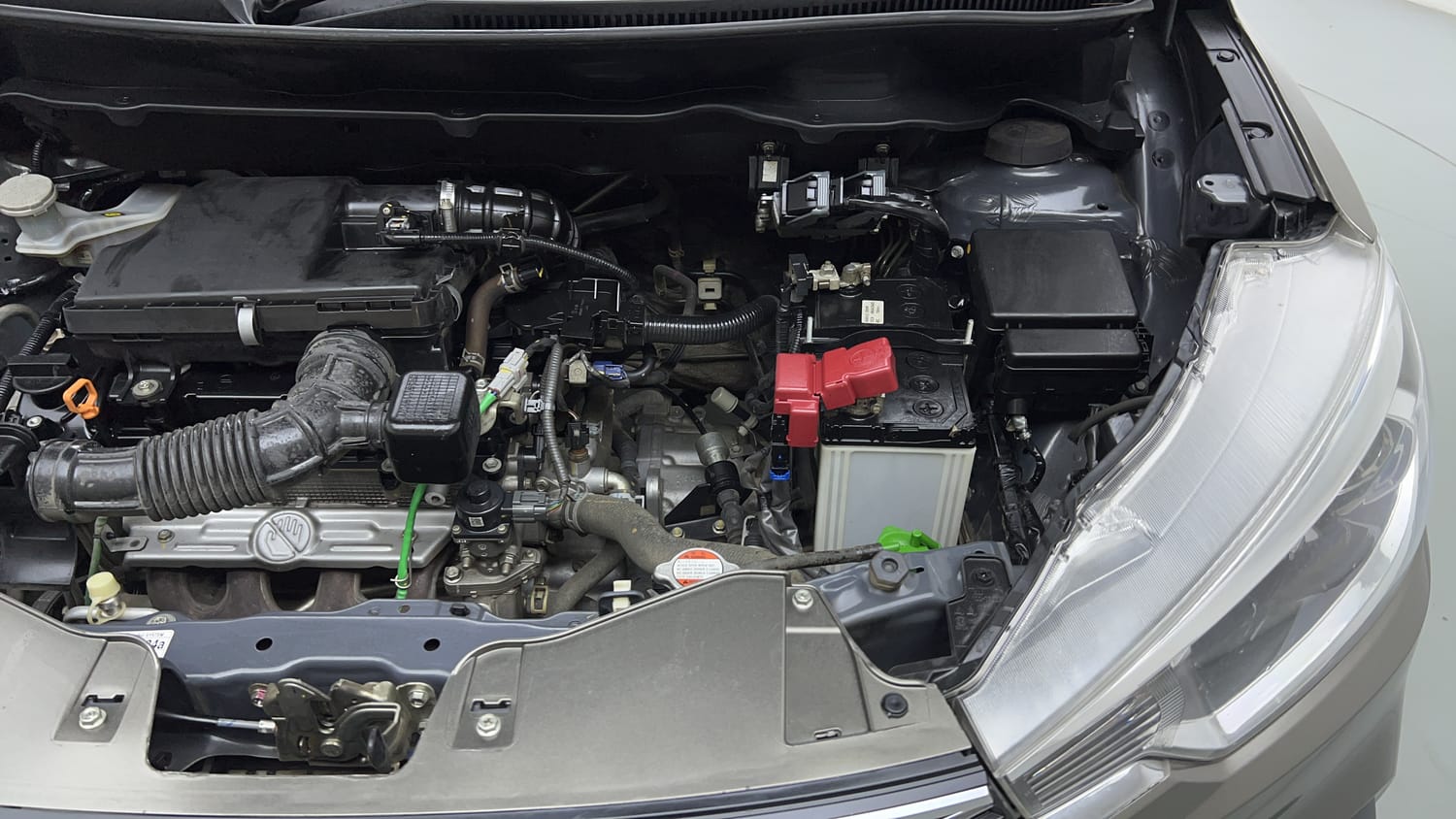 Used 2023 Maruti Suzuki Ertiga ZXi Plus AT Petrol Automatic engine ENGINE LEFT SIDE VIEW