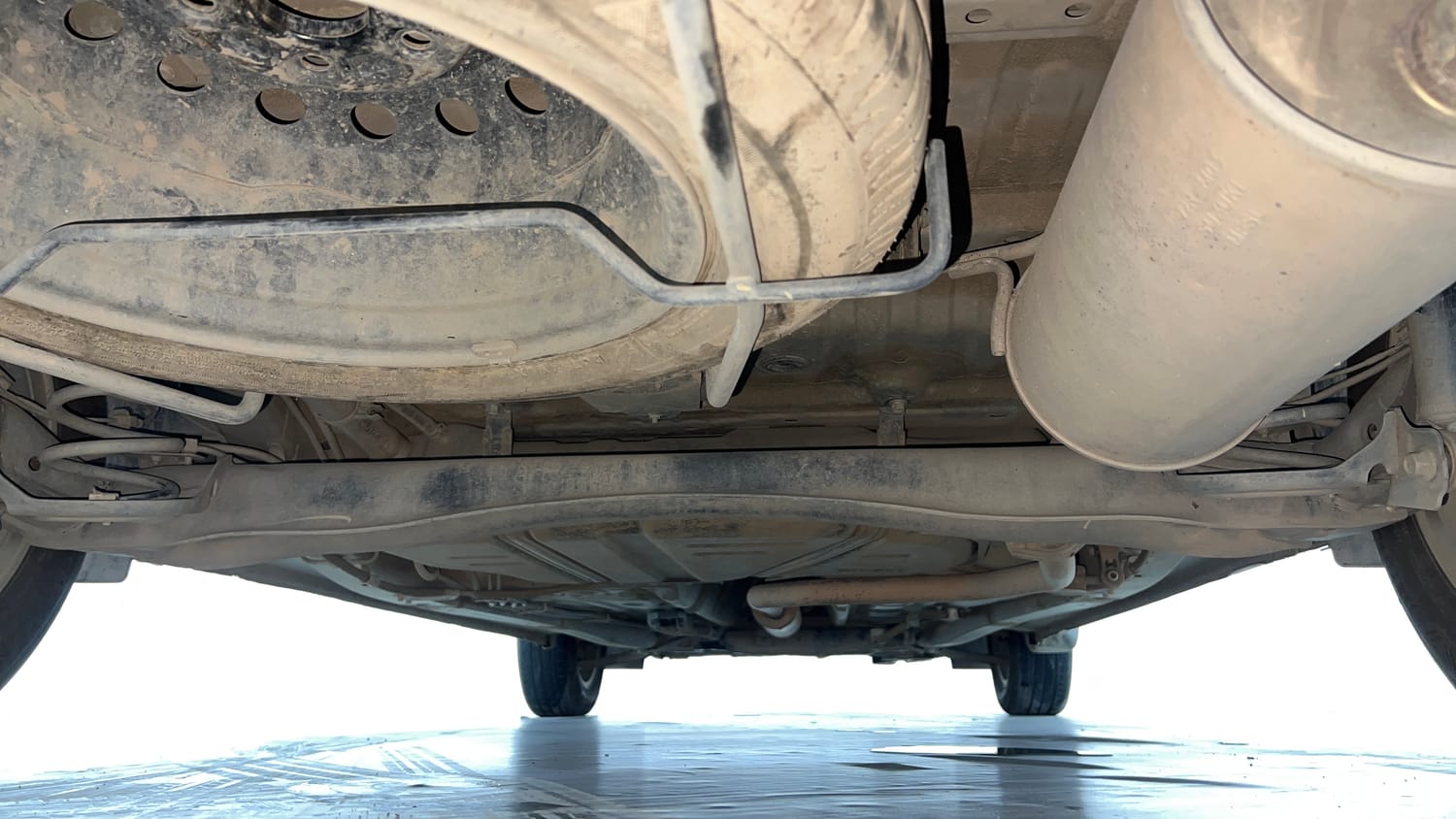 Used 2023 Maruti Suzuki Ertiga ZXi Plus AT Petrol Automatic extra REAR UNDERBODY VIEW (TAKEN FROM REAR)